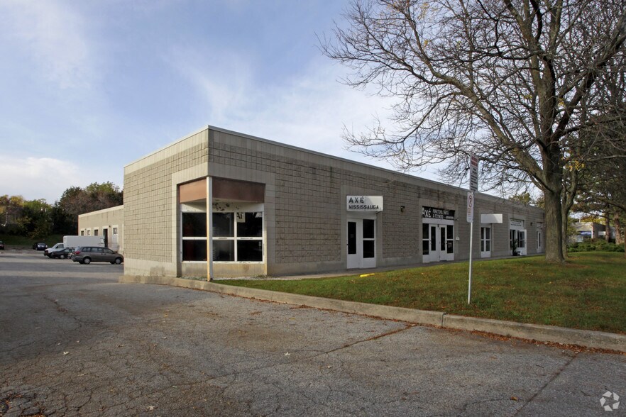 More Photos Of 2505 Dunwin Dr, Mississauga Warehouse For Lease