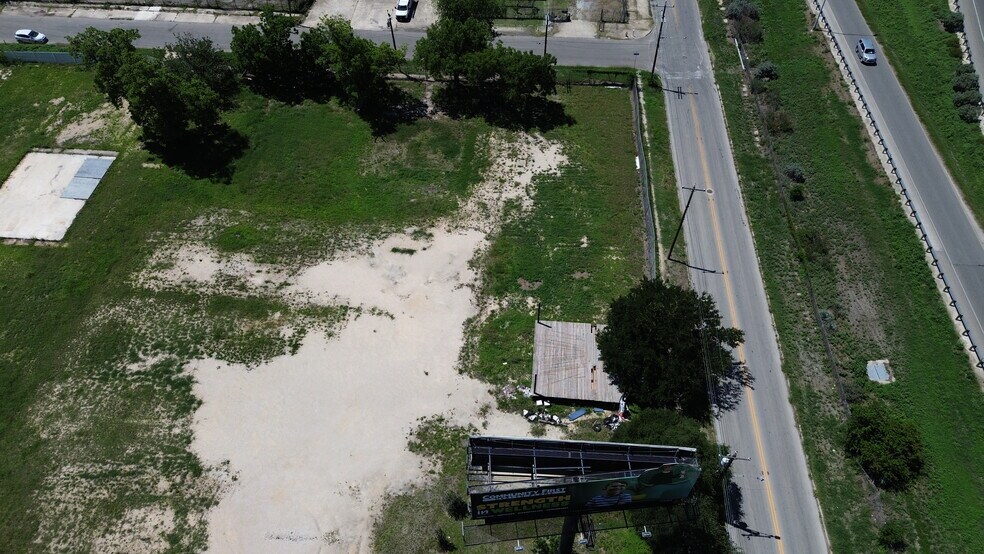 More Photos Of 1010 Hoefgen Avenue, San Antonio Land For Sale