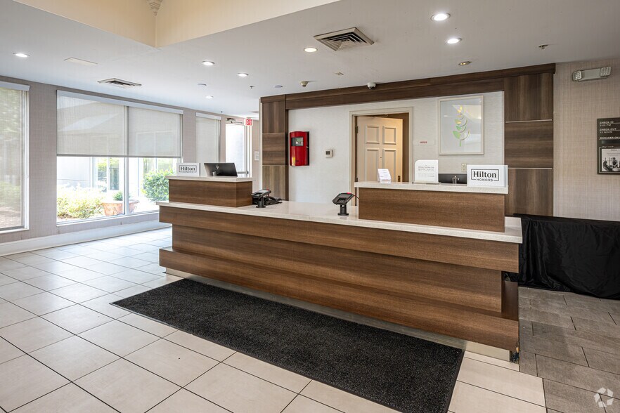 More Photos Of 3330 Harding Blvd, Baton Rouge Hotel For Sale