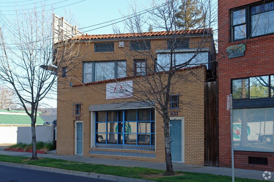 Primary Photo Of 3121 Broadway, Sacramento Storefront Retail Residential For Sale