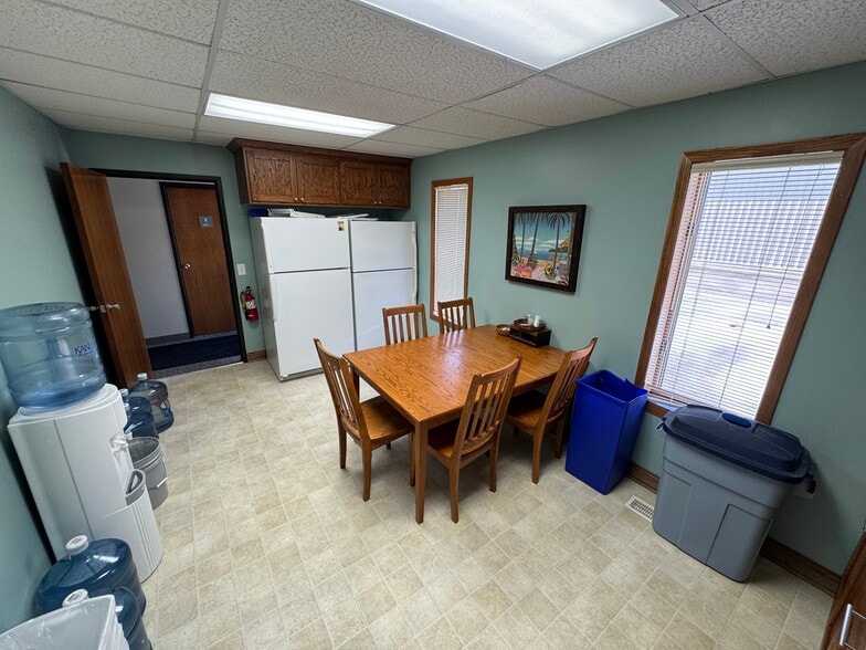 More Photos Of 5437 212th St W, Farmington Office For Lease