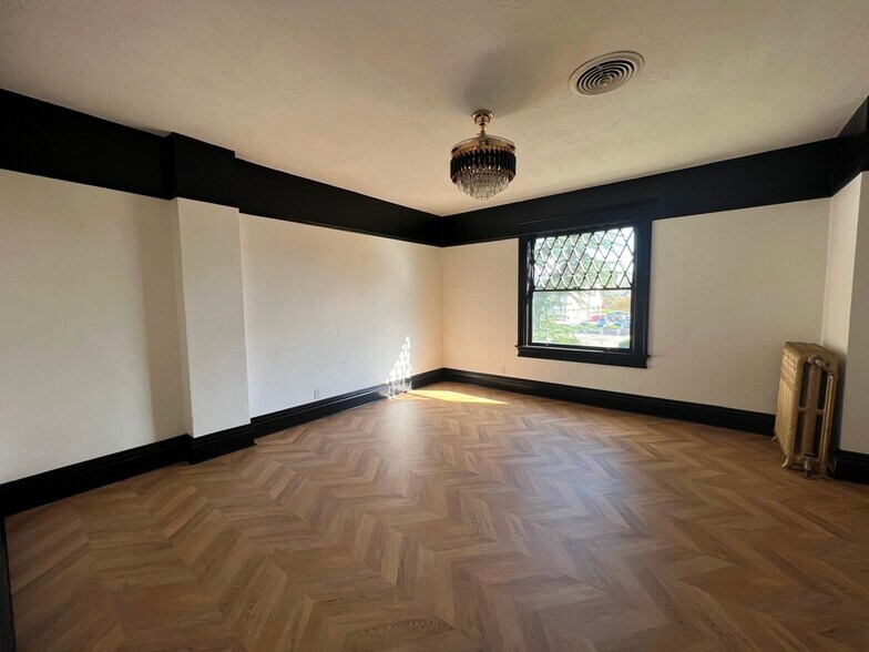 More Photos Of 100 W Main St, Boise Office Residential For Lease