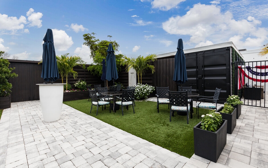 More Photos Of 1517 SE 47th Ter, Cape Coral Freestanding For Sale