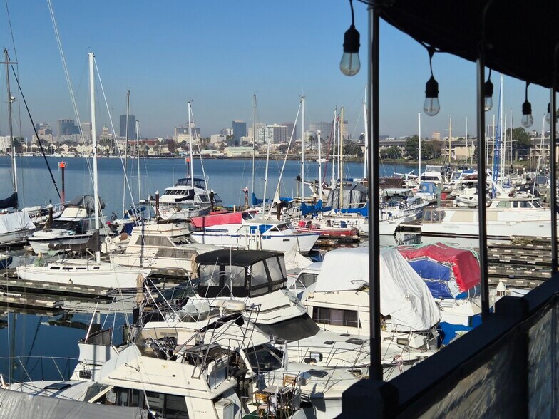 More Photos Of 17-19 Embarcadero Cv, Oakland Unknown For Lease