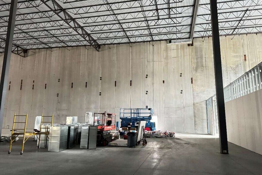 More Photos Of 110 Belmont Dr, Somerset Warehouse For Lease