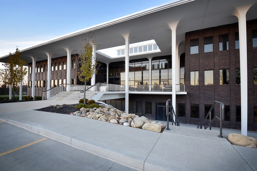 More Photos Of 50 Executive Pky, Hudson Office For Lease