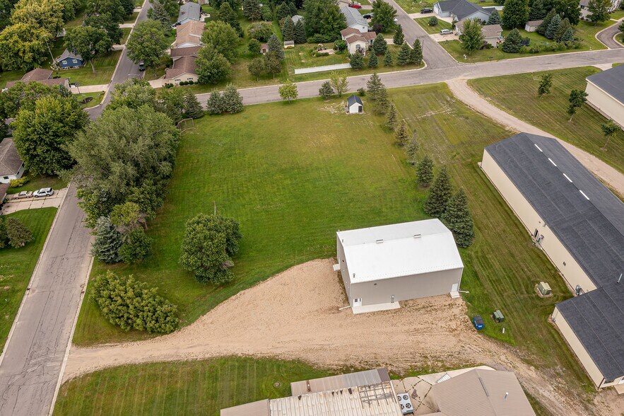 More Photos Of 541 8th E st, Hector Industrial For Sale