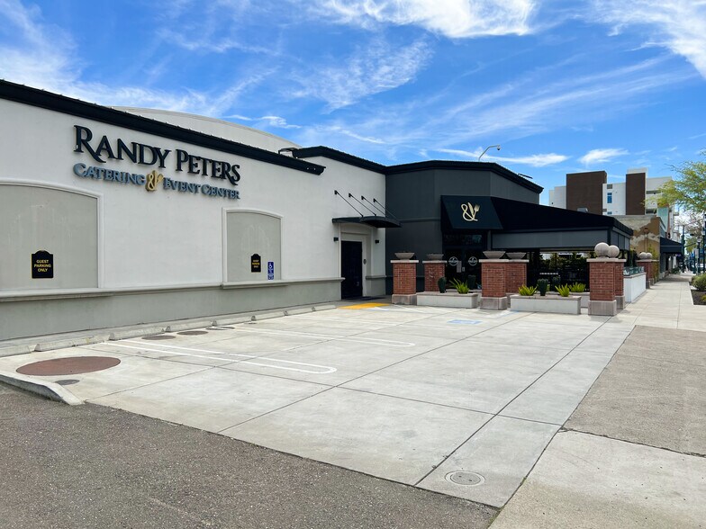 Primary Photo Of 105 Vernon St, Roseville Freestanding For Sale