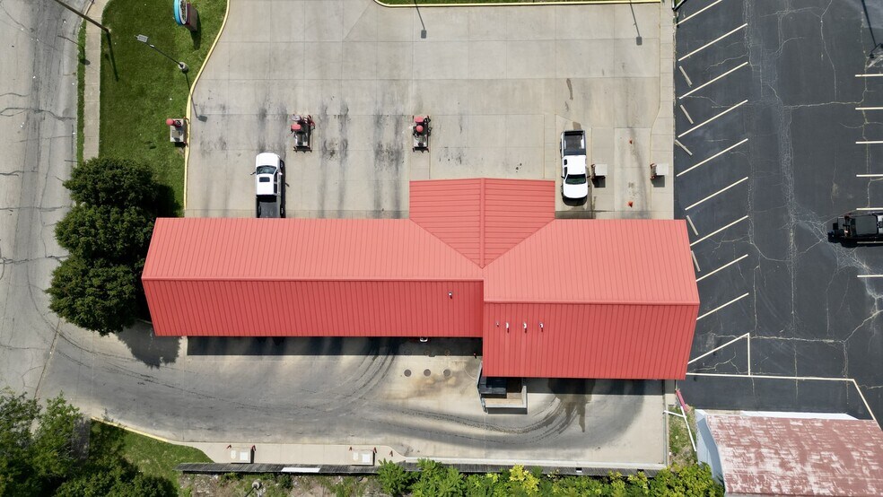 More Photos Of 1004 W Eldorado St, Decatur Carwash For Sale