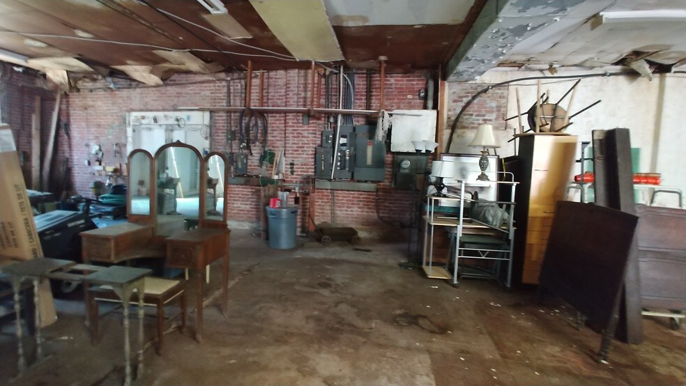 More Photos Of 1724 Bailey Ave, Jackson Freestanding For Lease