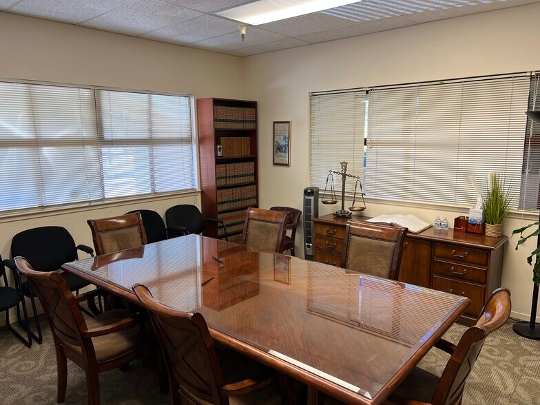More Photos Of 26385 Carmel Rancho Blvd, Carmel Office For Lease