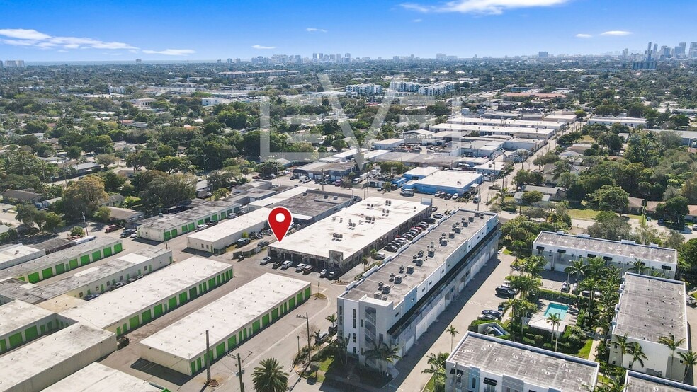 More Photos Of 3472 NE 5th Ave, Oakland Park Showroom For Lease