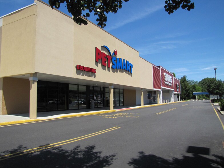 More Photos Of 4502-4594 US Highway 9, Howell Unknown For Lease