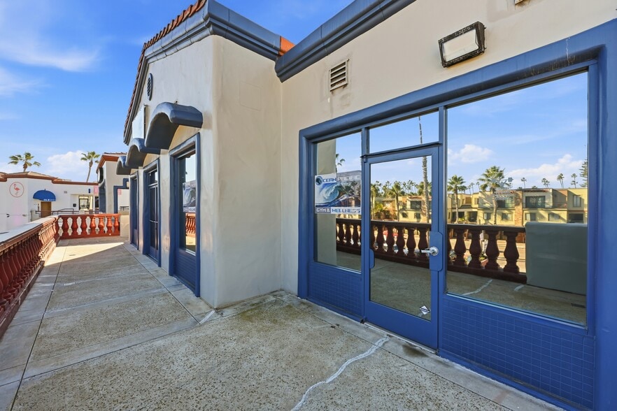 More Photos Of 4110-4190 Mission Blvd, San Diego Unknown For Lease