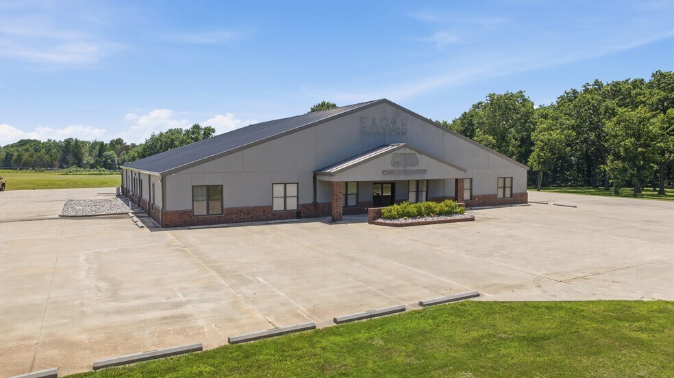 More Photos Of 370690 E Old Highway 64, Cleveland Office For Sale