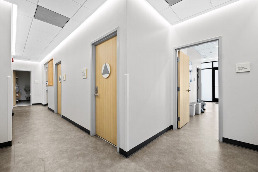 More Photos Of 701 S Broad St, Philadelphia Hospitality For Lease