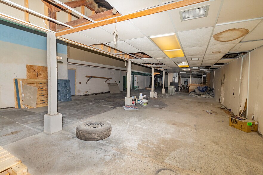 More Photos Of 1627 S Hillside St, Wichita Freestanding For Sale