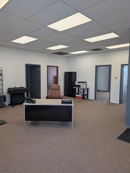 More Photos Of 118 S Parkmont, Butte Light Manufacturing For Lease