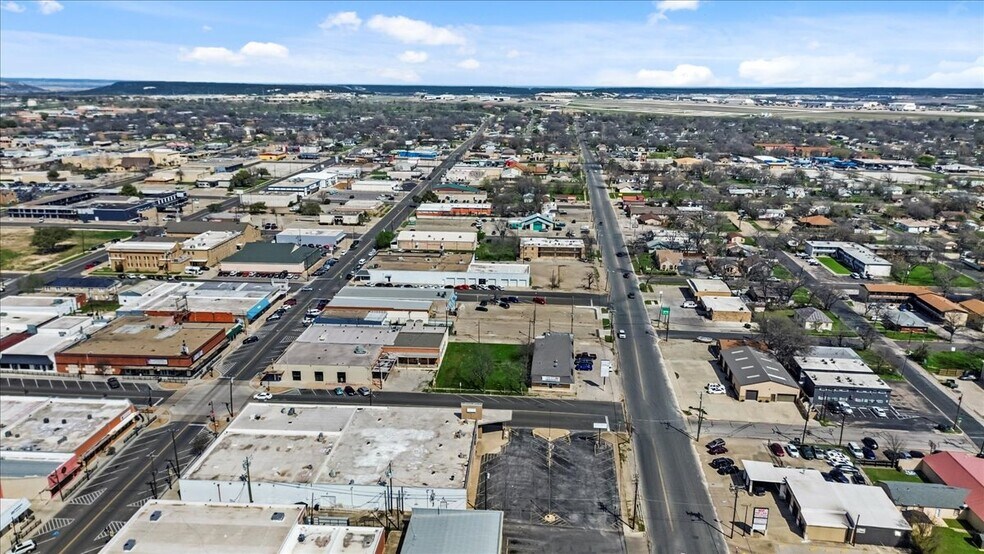 More Photos Of 420 E Ave C, Killeen General Retail For Sale