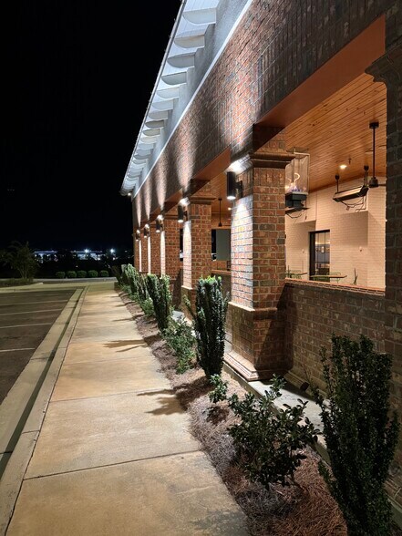 More Photos Of 166 Calhoun Station Pky, Gluckstadt Restaurant For Sale