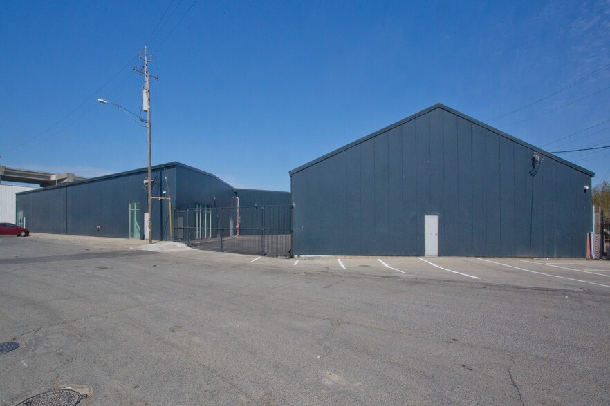 More Photos Of 1908-1950 Innes Ave, San Francisco Distribution For Sale