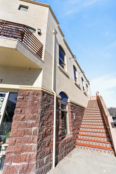 More Photos Of 1073 N Ventura Ave, Ventura Storefront Retail Residential For Sale