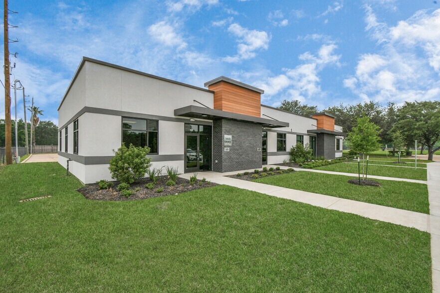 More Photos Of 4807 Sugar Grove Blvd, Stafford Medical For Lease