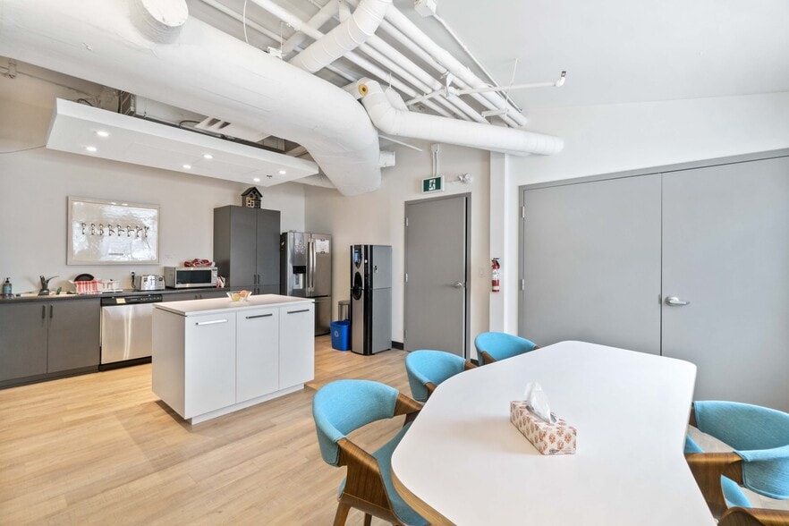 More Photos Of 80 Aberdeen St, Ottawa Office For Lease