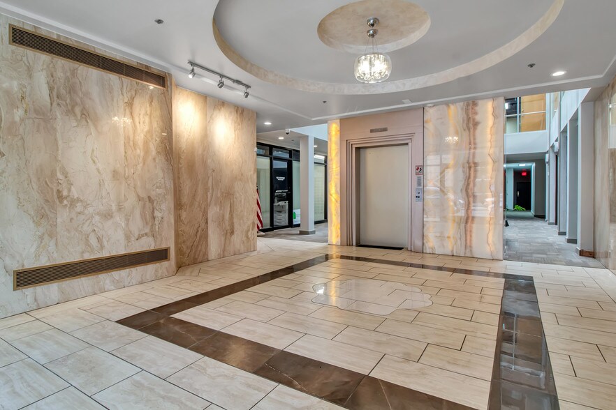 More Photos Of 392 Pearl St, Buffalo Office For Lease