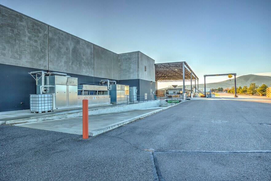 More Photos Of 8060 Keene Rd, West Richland Manufacturing For Sale