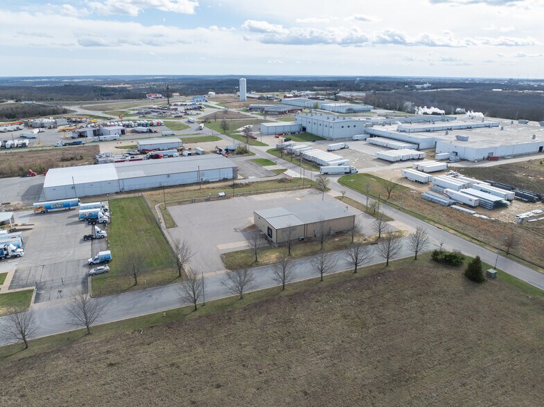 More Photos Of 3702 Hy Point Blvd, Rolla Industrial For Sale