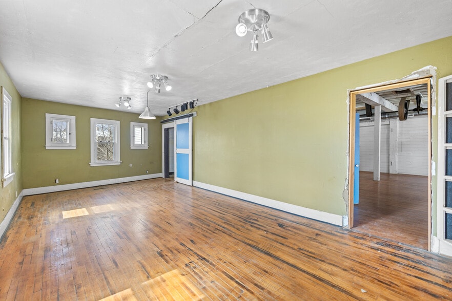 More Photos Of 8572 Silver Lake Rd, Linden Freestanding For Sale