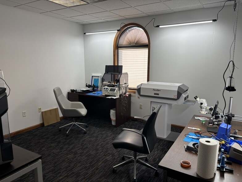 More Photos Of 3400 W O St, Lincoln Manufacturing For Sale