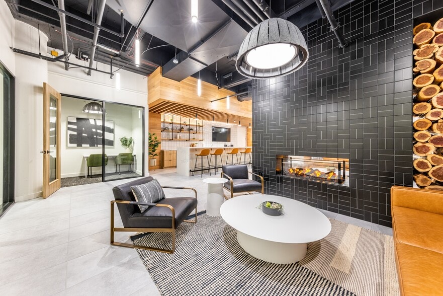 More Photos Of 101 W Louis Henna Blvd, Austin Office For Lease