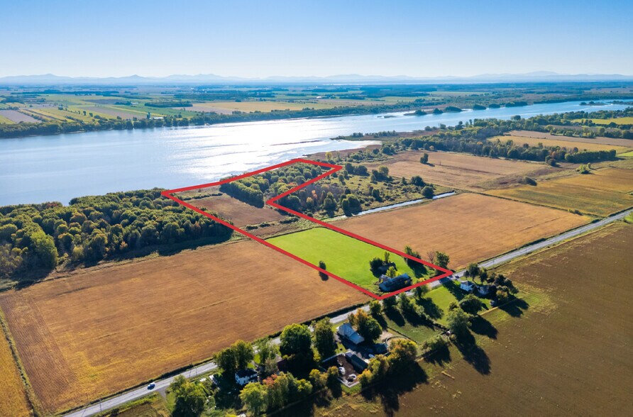 More Photos Of 1266 Rue Principale, Saint-Paul-de-l'Île-aux-Noix Land For Sale