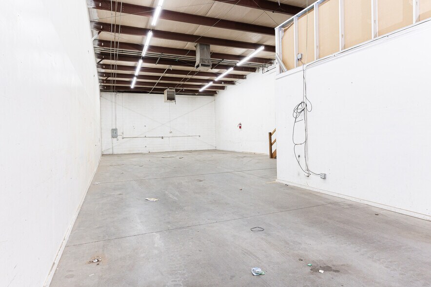 More Photos Of 2001 E 74th Ave, Denver Warehouse For Lease