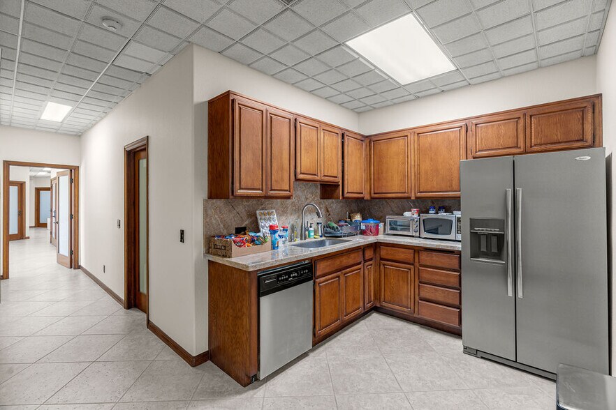 More Photos Of 8891 Watson St, Cypress Office For Sale