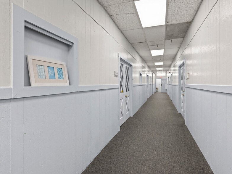 More Photos Of 416 Main St, Wakefield Office For Sale