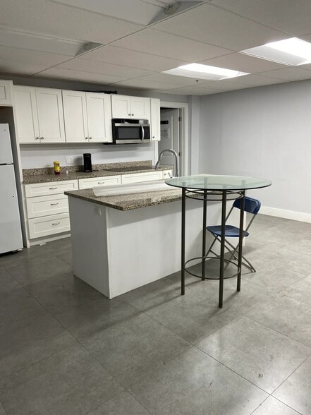 More Photos Of 1816 57th St, Sarasota Warehouse For Sale