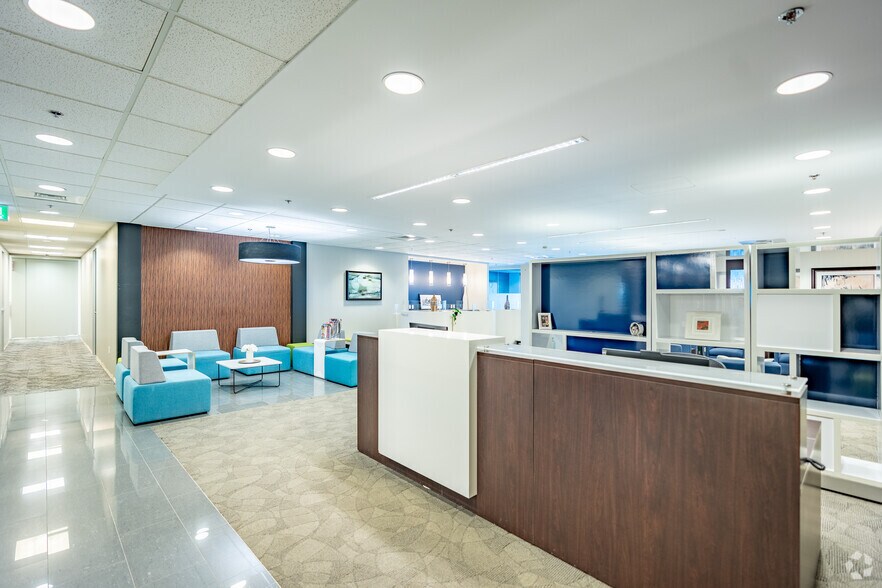 More Photos Of 2820 Boul Laurier, Québec Coworking Space