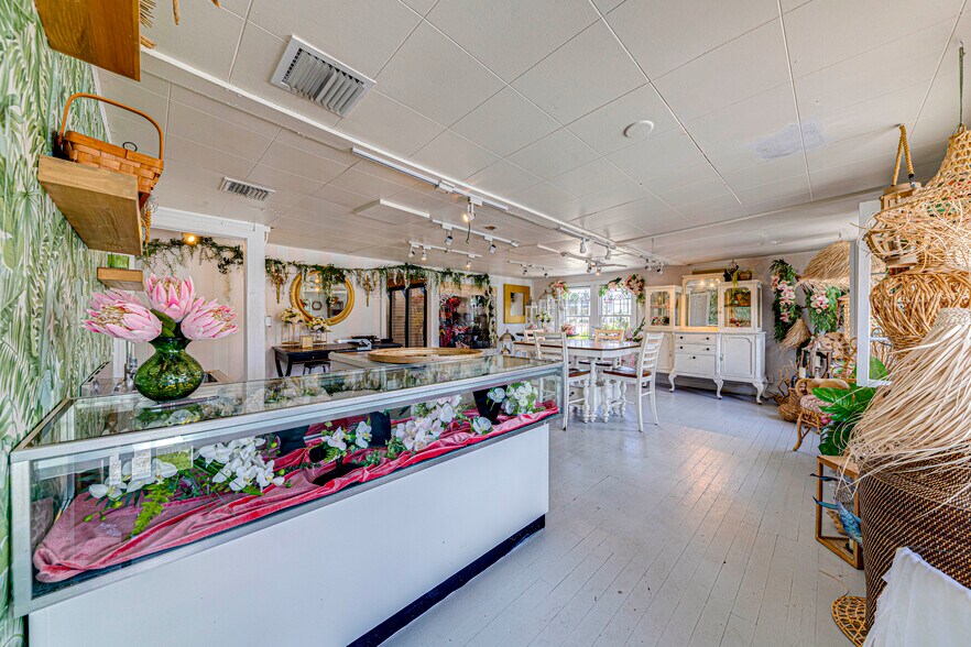 More Photos Of 4404 Edgewater Dr, Orlando Storefront Retail Residential For Sale