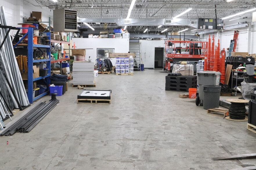 More Photos Of 4583 American Road rd, Rockford Flex For Lease