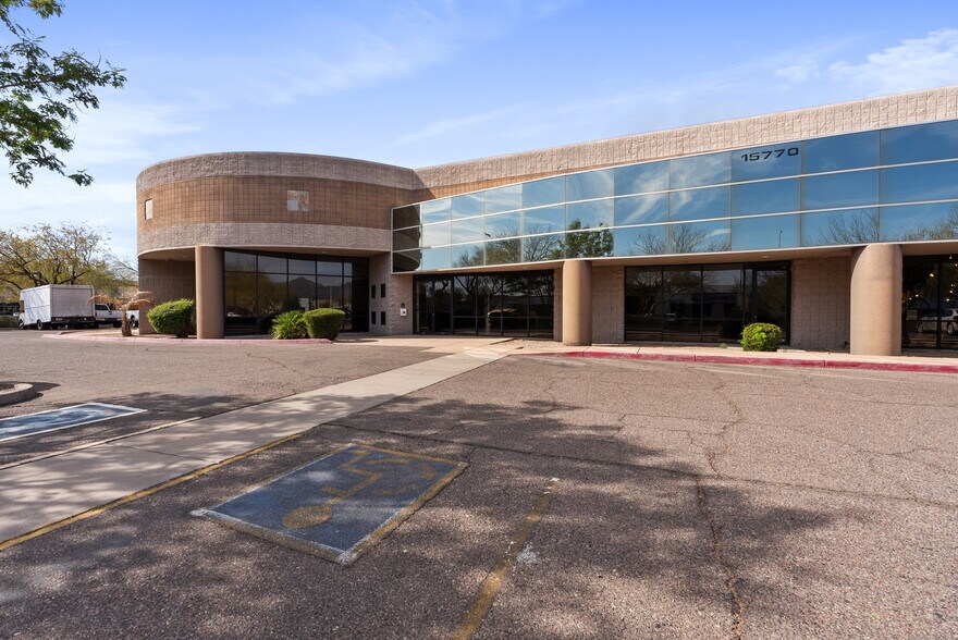More Photos Of 15770 N Greenway-Hayden Loop, Scottsdale Light Manufacturing For Lease