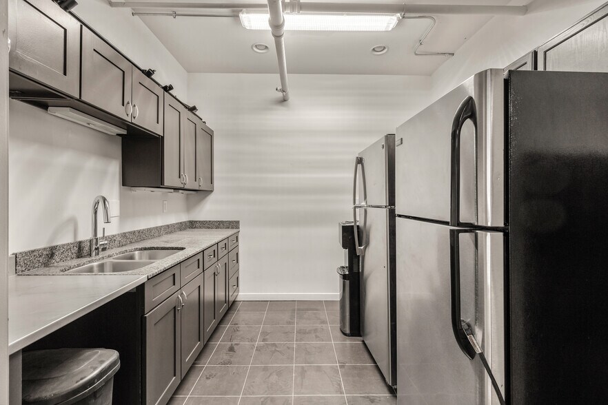 More Photos Of 23-25 S 13th St, Richmond Office For Sale