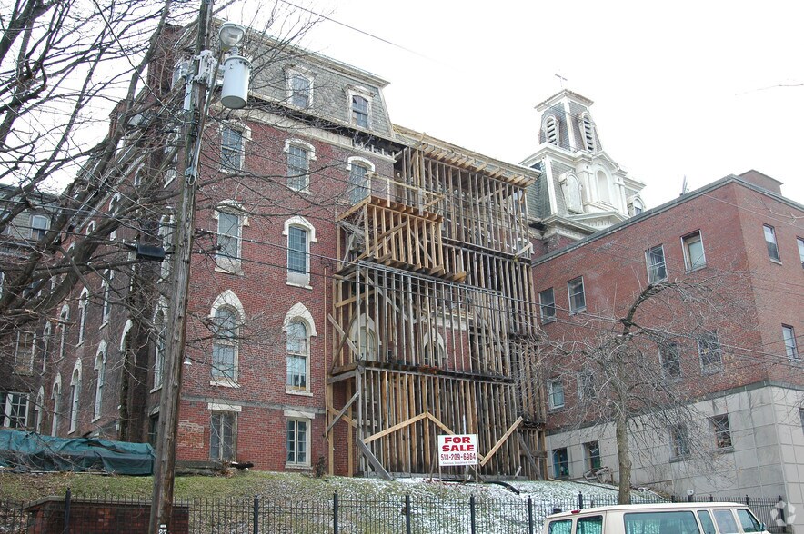 More Photos Of 192 9th St, Troy Schools For Sale