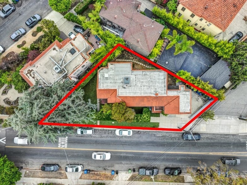 More Photos Of 5112 Edgewood Pl, Los Angeles Multifamily For Sale