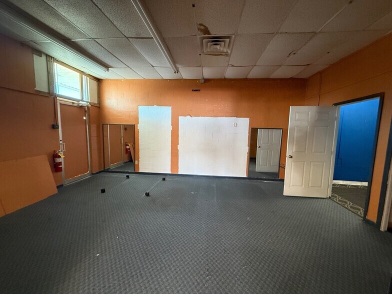 More Photos Of 311 Smith Ave, Thomasville Freestanding For Lease