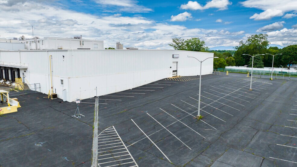 More Photos Of 291 W Wolfe St, Harrisonburg Warehouse For Lease