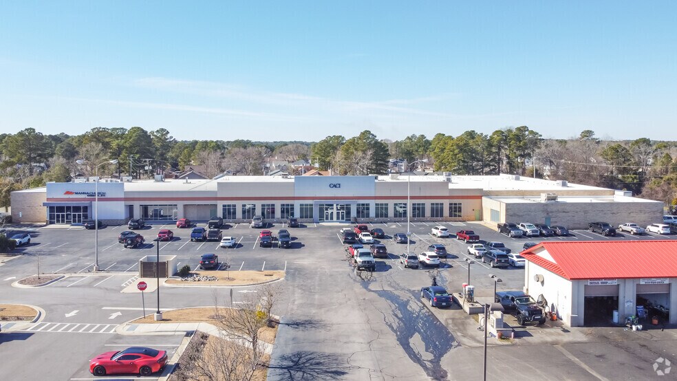 More Photos Of 3611 Ramsey St, Fayetteville Showroom For Sale