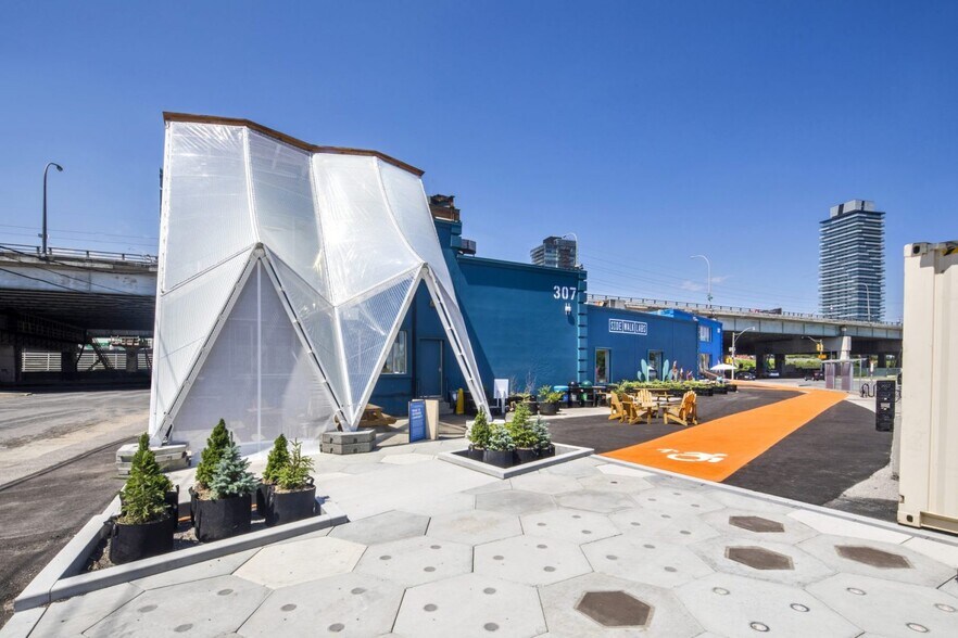 More Photos Of 307 Lake Shore Blvd E, Toronto Office For Lease